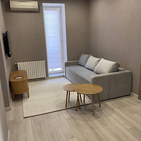 Apartpoltava Двокімнатні Апартаменти З Джакузі Біля Листопаду Zewnętrze zdjęcie