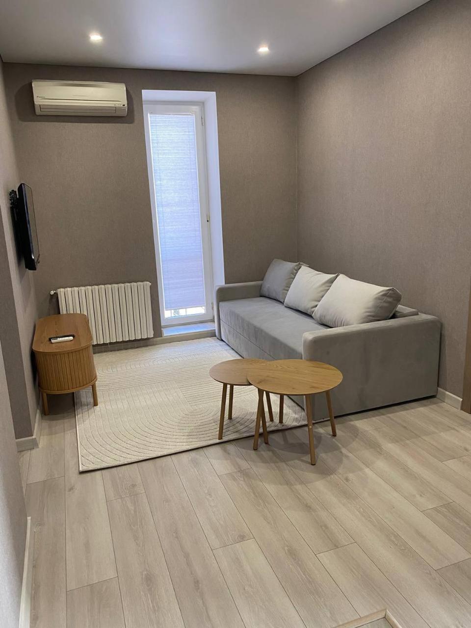 Apartpoltava Двокімнатні Апартаменти З Джакузі Біля Листопаду Zewnętrze zdjęcie