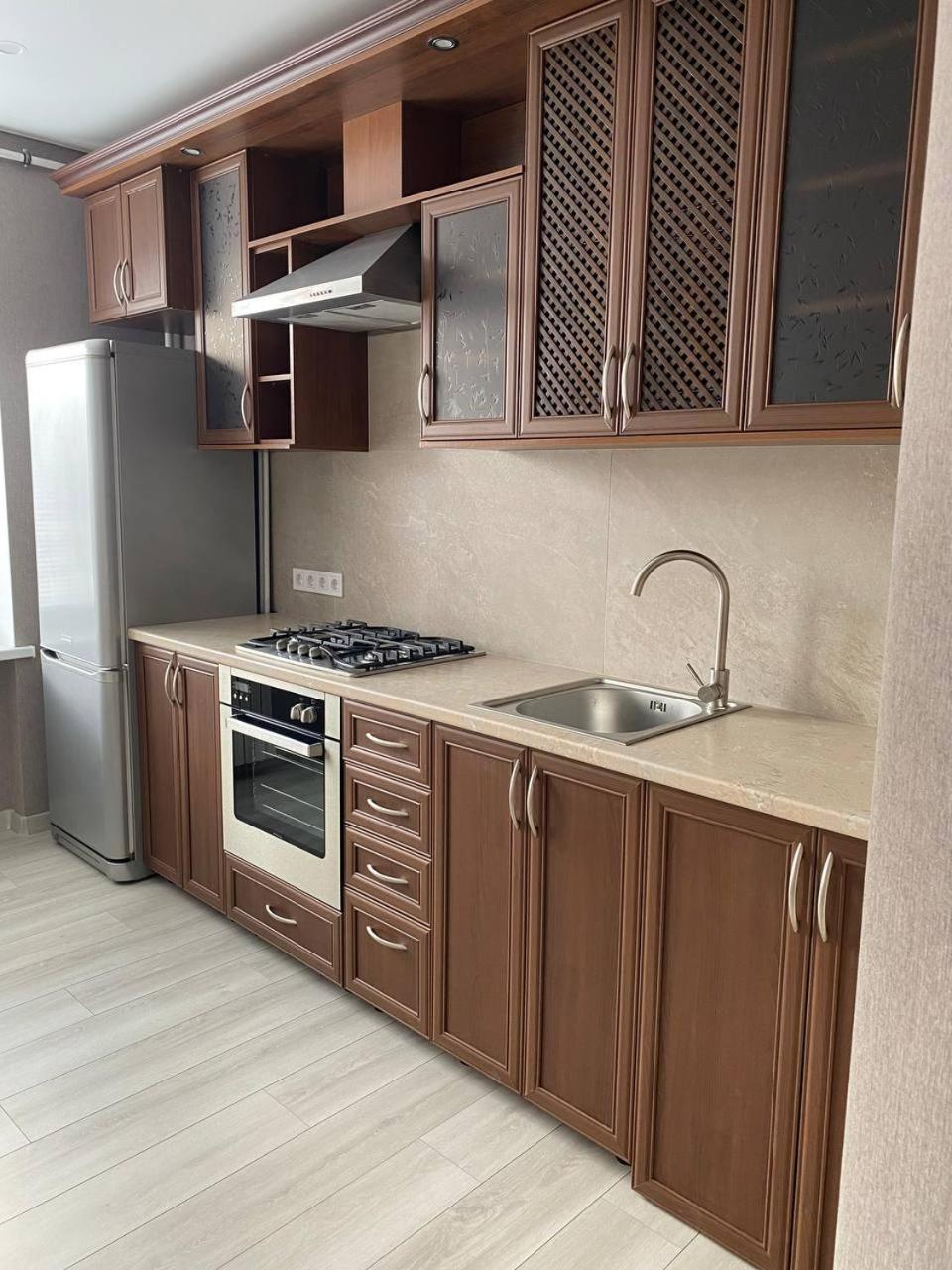 Apartpoltava Двокімнатні Апартаменти З Джакузі Біля Листопаду Zewnętrze zdjęcie