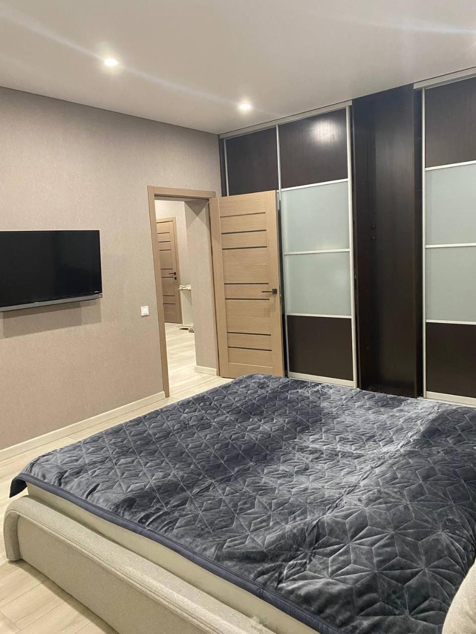 Apartpoltava Двокімнатні Апартаменти З Джакузі Біля Листопаду Zewnętrze zdjęcie